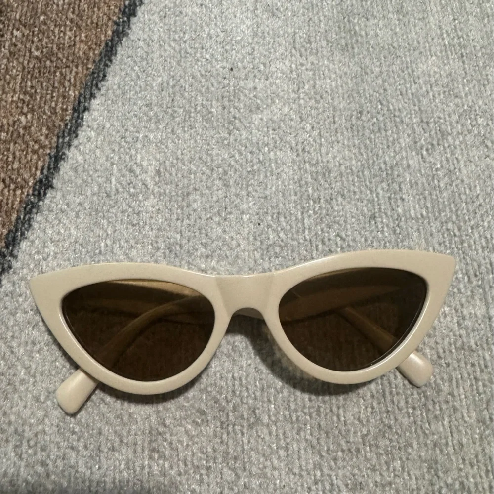AIRE x Revolve Dualism in Matte Musk & Hazel Tint Sunglasses - Picture 3 of 4